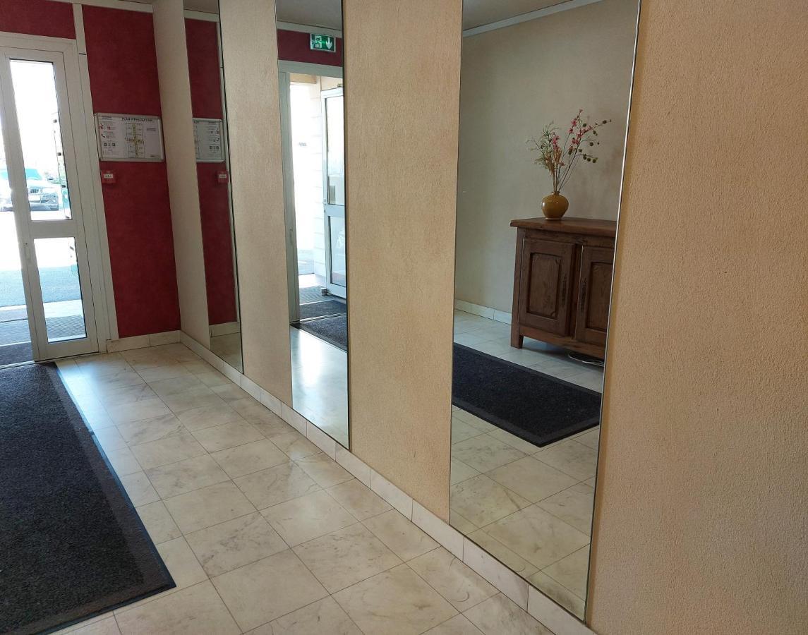 Apartamento L'Escale : Duplex 4 Pers. Asterix, Aeroport Roissy Cdg, Paris Moussy-le-Neuf Exterior foto